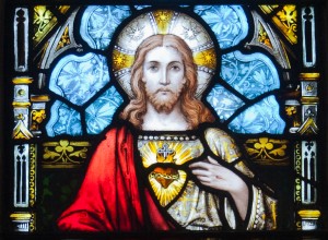 Kildare_White_Abbey_North_Transept_Window_Sacred_Heart_of_Jesus_Detail_2013_09_04